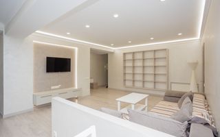 Spre vînzare apartament spațios, 2 dormitoare și living, sec. Botanica - Poză 1