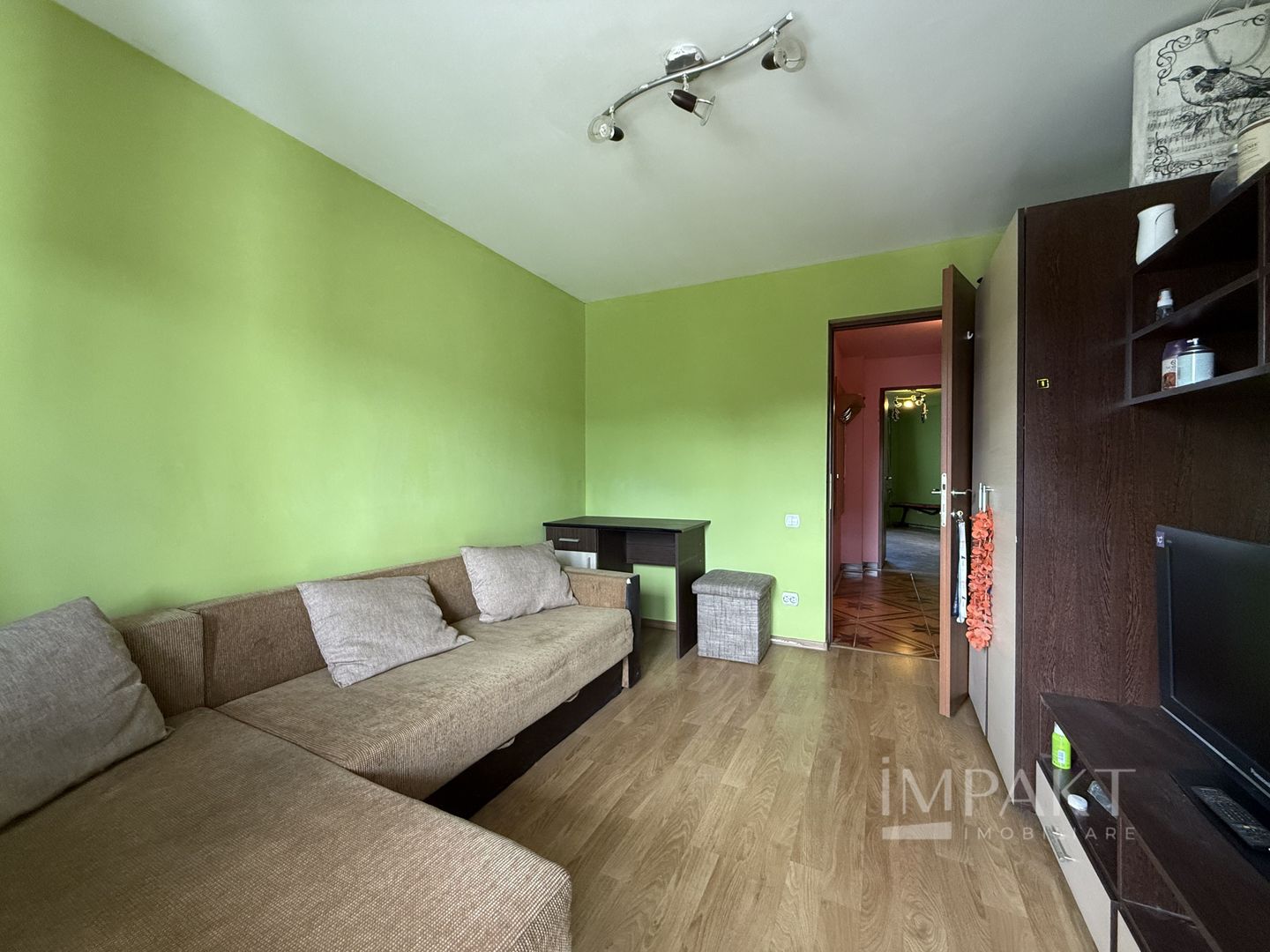 Apartament cu 2 camere decomandat , etaj intermediar , zona Big! - Poză 6