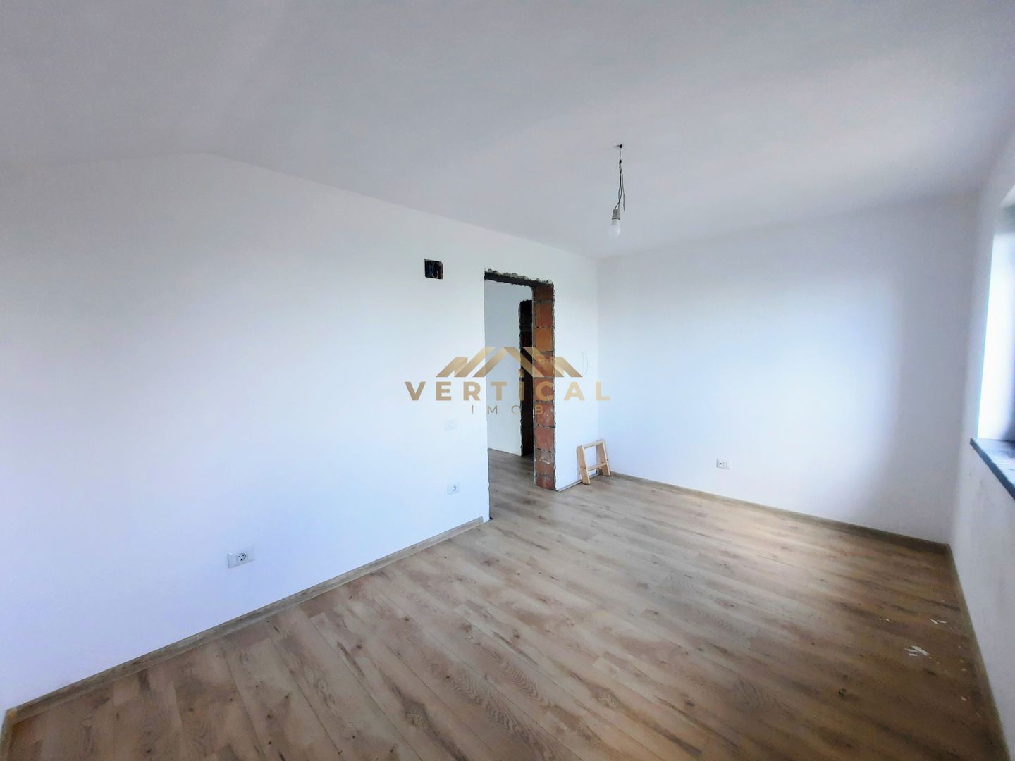 Vila 4 camere in comuna Berceni - Poză 9