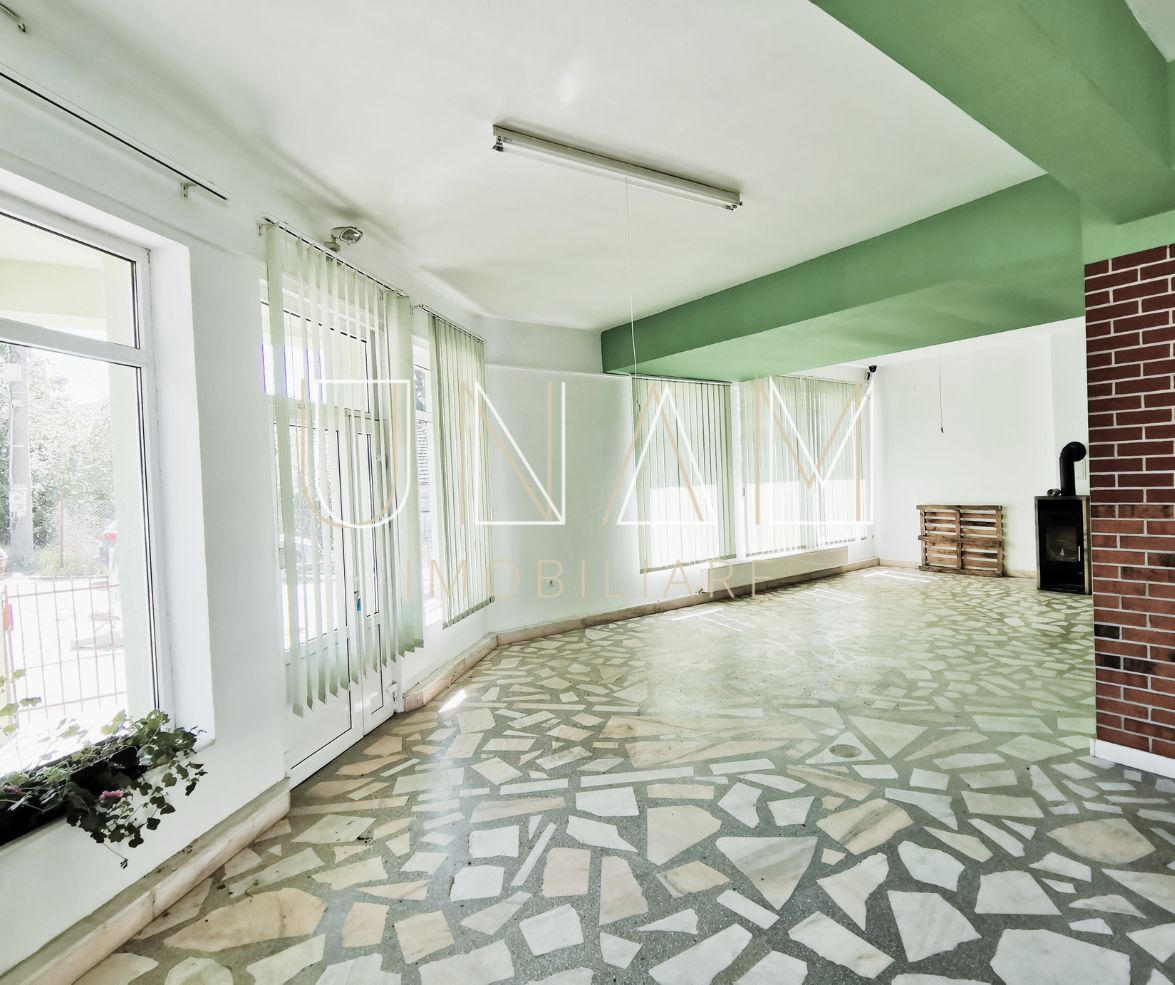 O proprietate Multiple Posibilități VANZARE sau INCHIRIERE - Poză 13