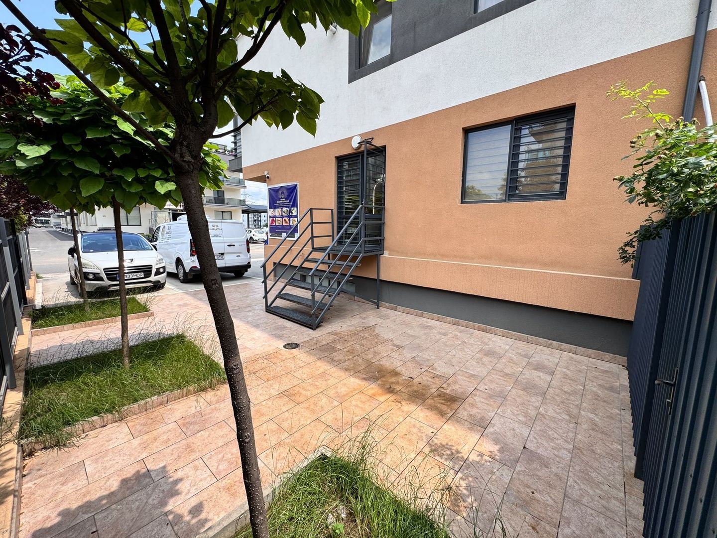SPATIU ADIMISTRATIV - CURTE PRORIE 78MP, 2 PARCARI INCLUSE - Poză 8
