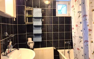 Casa renovata, mobilata si utilata complet - Poză 24