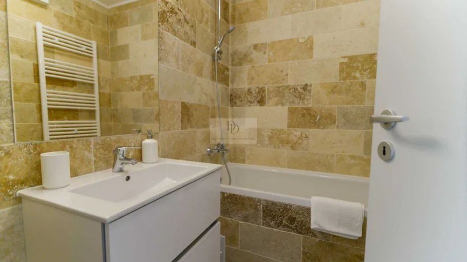 Apartament 3 camere cu vedere la lac | Parcare inclusă | Iulius Mall - Poză 6