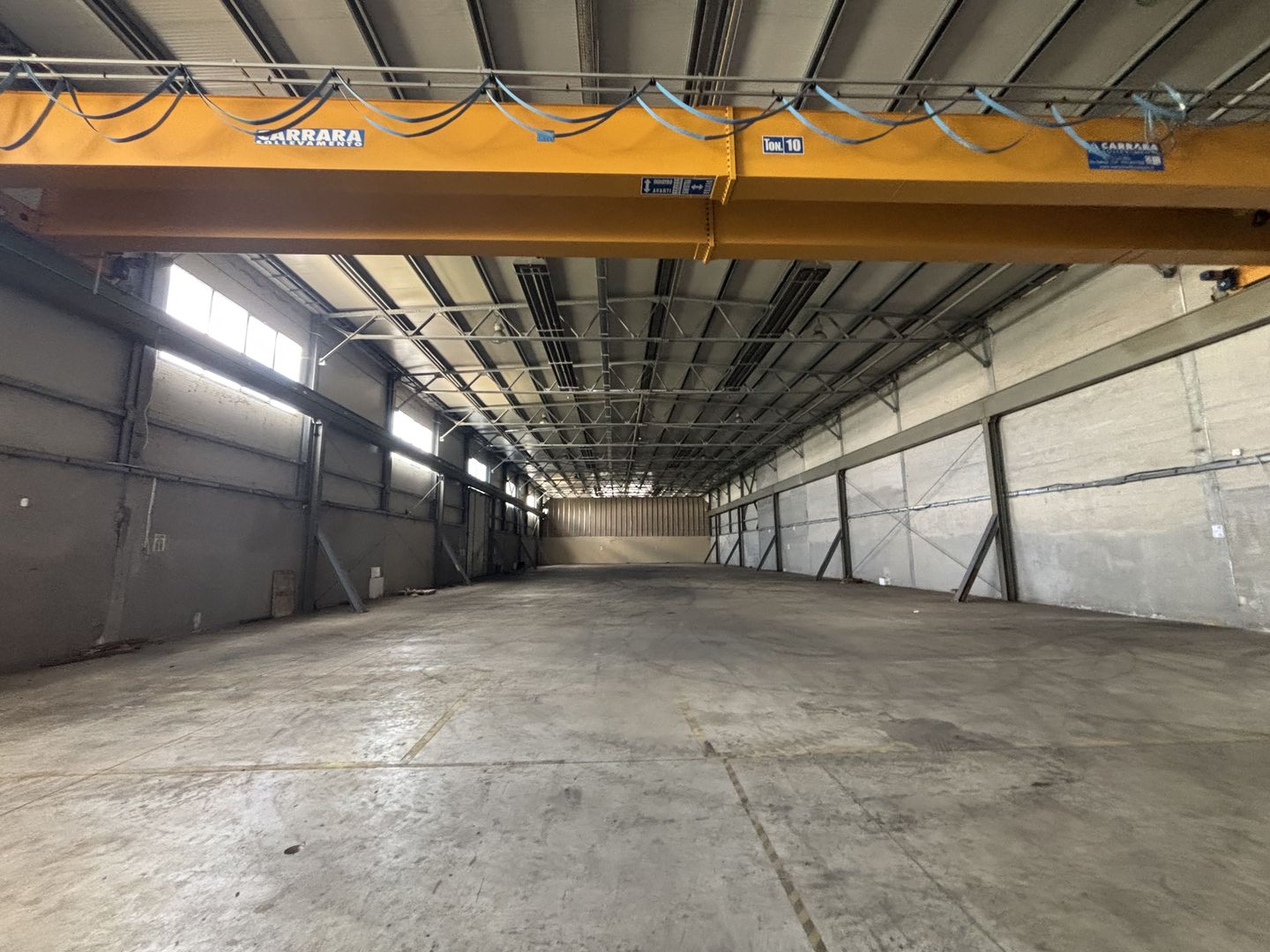 Depozit cu showroom de inchiriat de 1600 mp - Poză 25