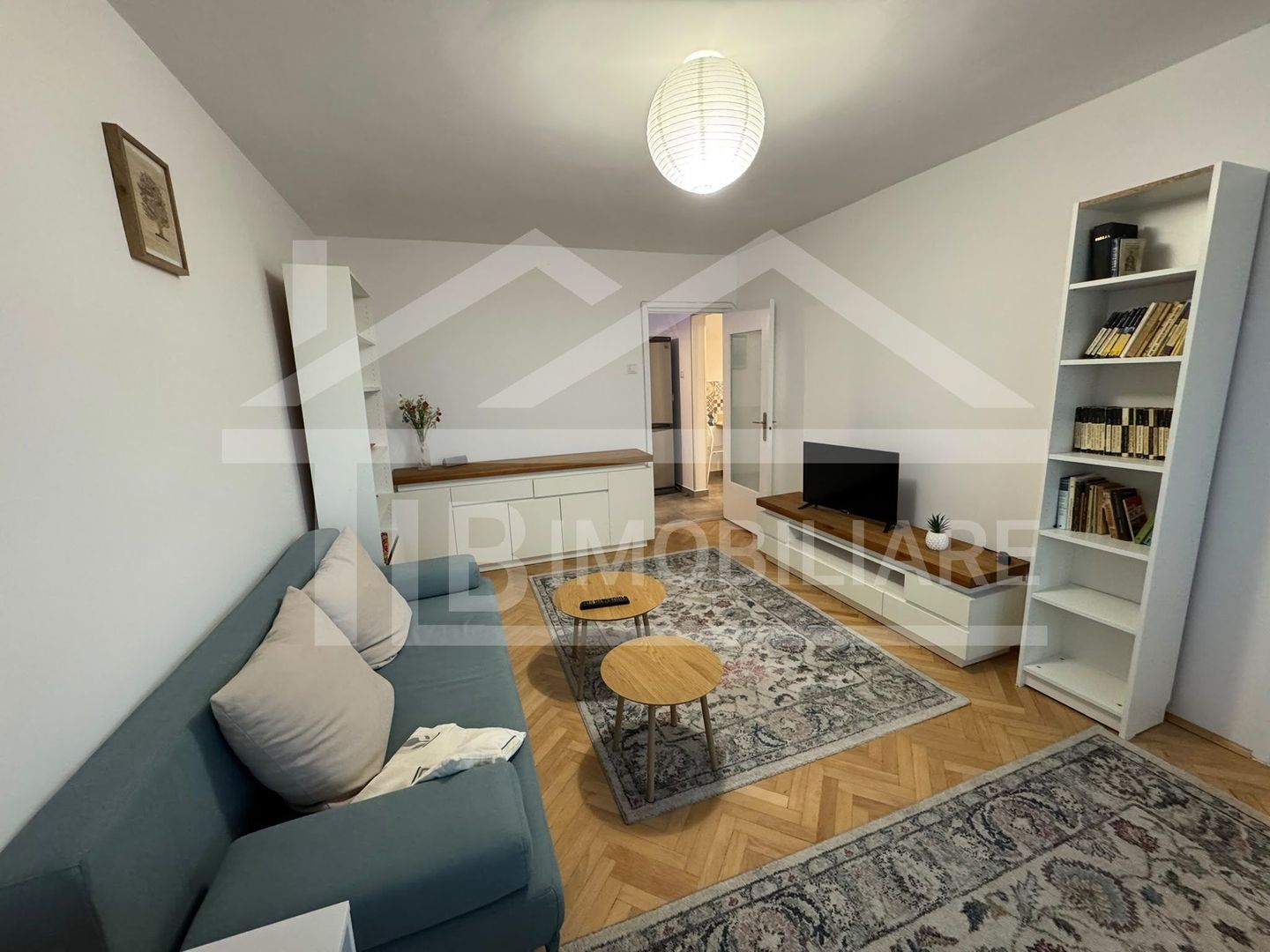 Apartament cu 2 camere, 50 mp, decomandat, Zona Semicentrala - Poză 2