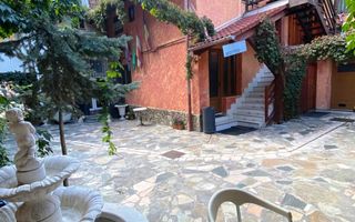 Pensiune cu 18 camere in centrul Brasovului - Poză 1