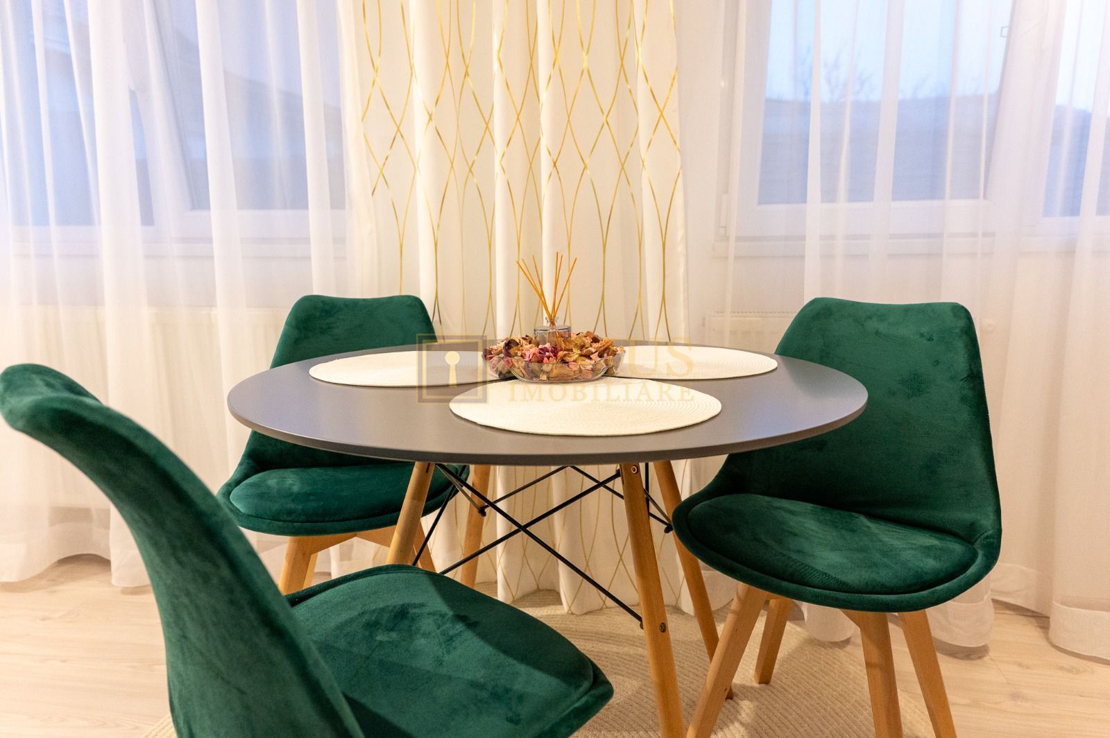 2 camere,  la 10-12 minute de Complex,  Sp. Judetean, centrala proprie - Poză 5