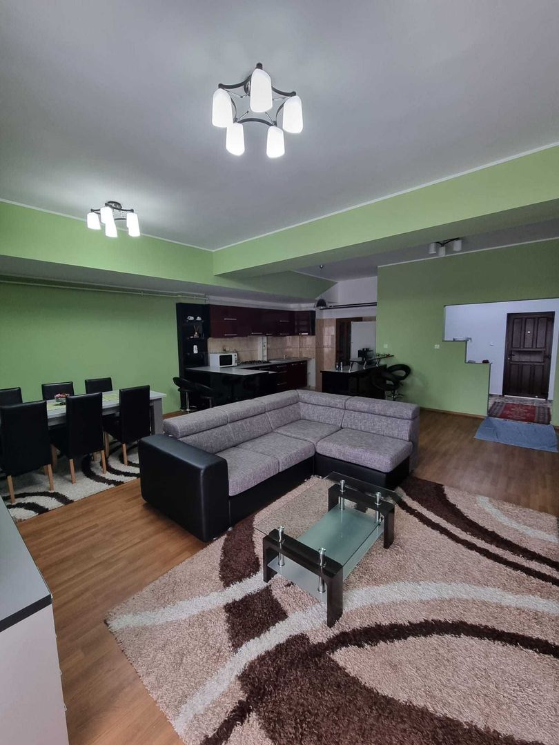 Vand apartament 90 mp in micro 17, Independentei - Poză 1