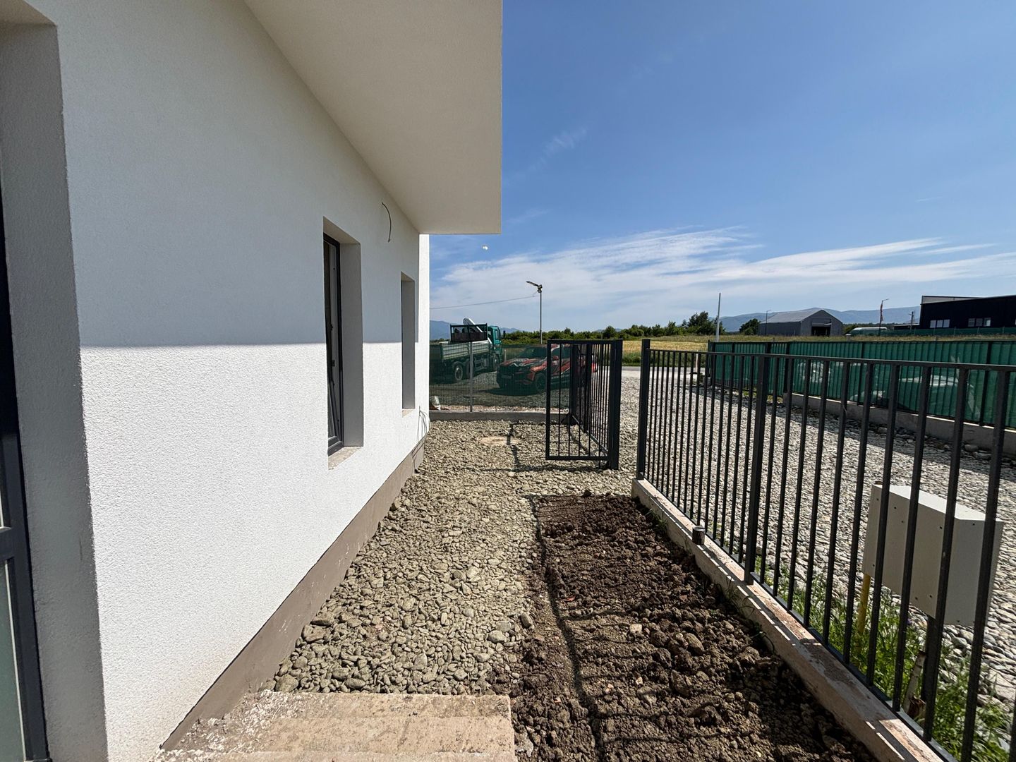 Viața la casă, liniște și munți la orizont – Duplexuri noi în Mohu - Poză 12