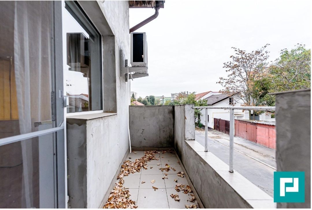 Proprietate cu 5 camere Aurel Vlaicu - Poză 19