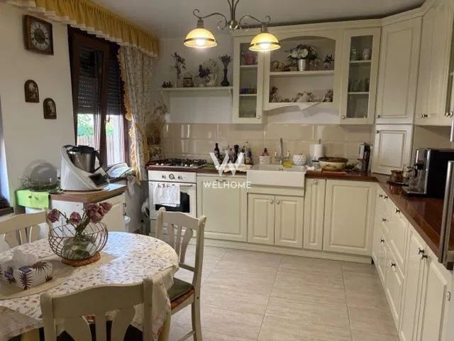 Casă individuală + demisol+ curte 450 mp - Calea Poplacii, Sibiu - Poză 2