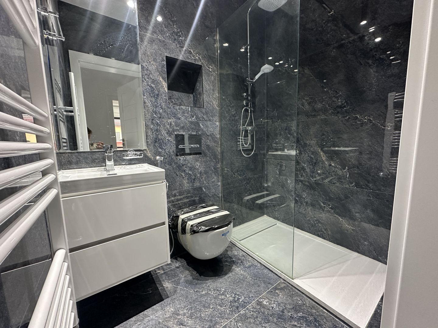 VIla S+P+1+M | Teren de 1000mp | Lift Interior | Finisata Complet - Poză 27