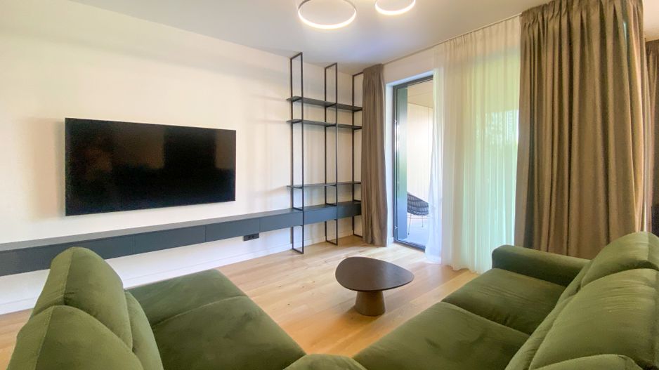 Chirie | Vilă 5 camere 240mp | Curte | Parcare inclusă - Poză 1