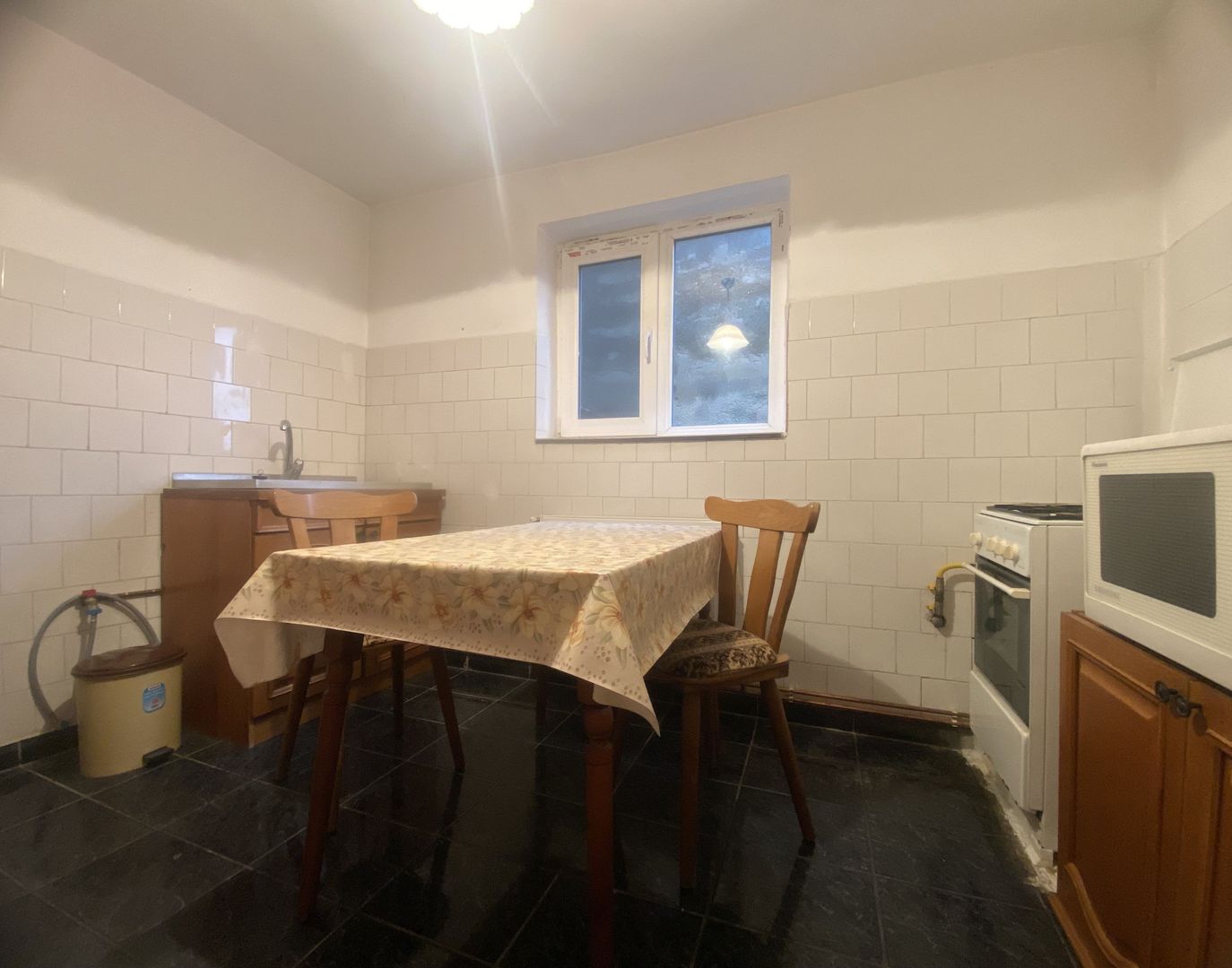 Vanzare apartament -3 camere la casă, etaj 1+pod+cota teren–Târgoviște - Poză 7