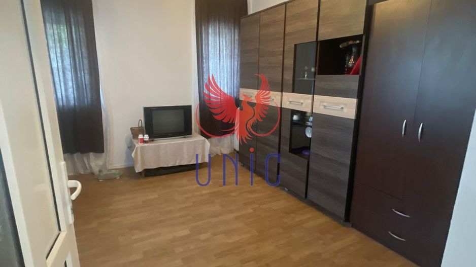 Casa cu teren de 1000 de mp -Radovan - Poză 3