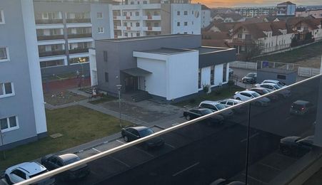 Apartament 3 camere de vânzare/balcon/parcare/ cartier Kogalniceanu