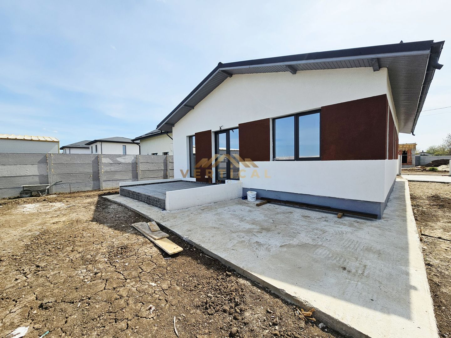 Casa 3 camere in centrul comunei Berceni - Poză 3