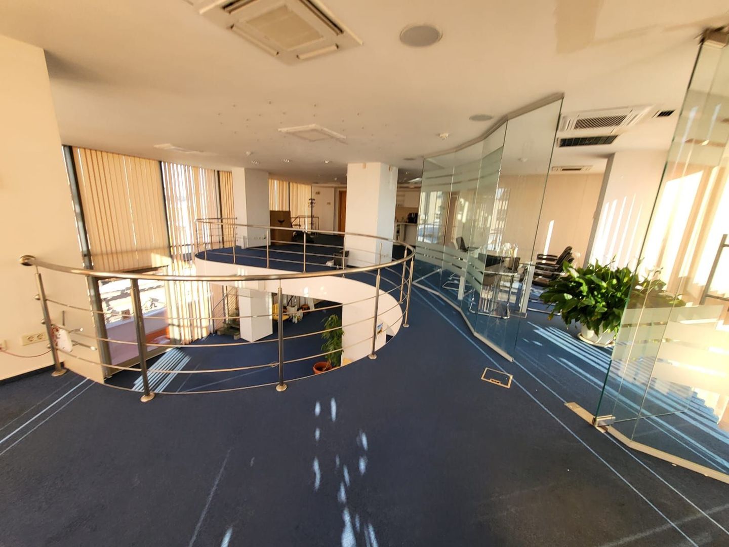 SPATIU DE BIROURI 270 MP I TRAFIC PIETONAL I ZONA VICTORIEI - Poză 1