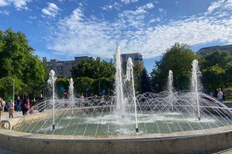 Apartament 3 camere Parc Sebastian sector 5 Buc. in curs de renovare - Poză 1