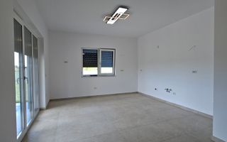 Locuinta individuala cu garaj- in stil mediteranean - Poză 4