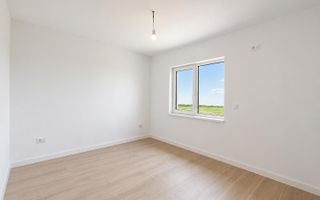 COMISION 0! Duplex finalizat cu 5 camere si 3 bai. Panouri fotovoltaice. - Poză 13