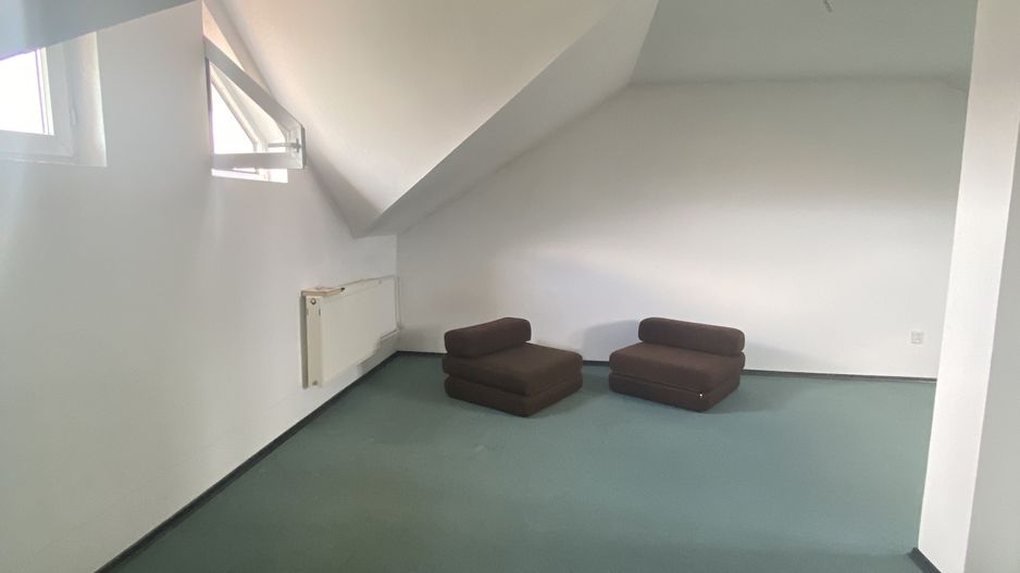 Casa de vânzare/închiriere zona Lunei - Poză 20