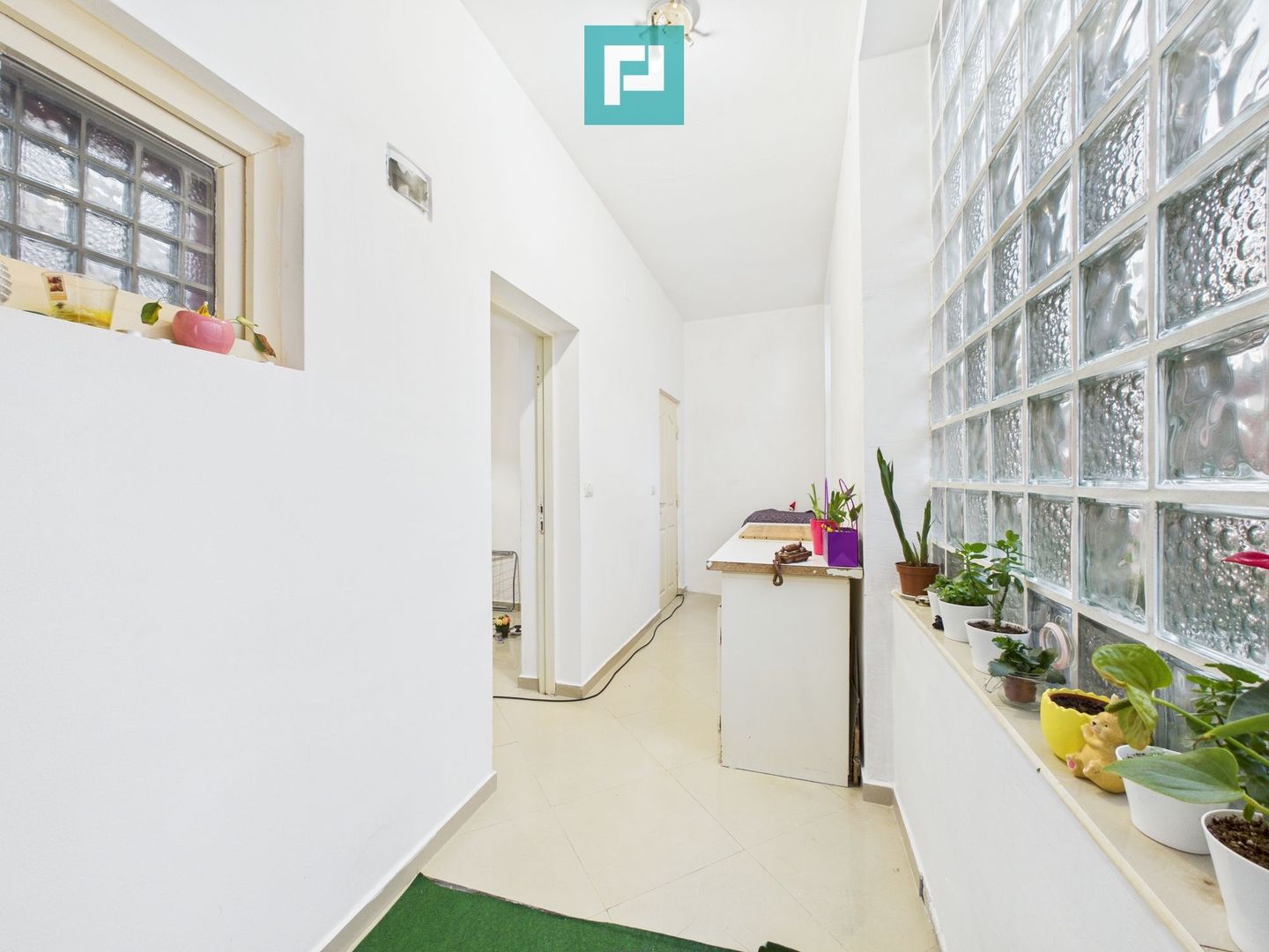 Casa cu 6 camere in Parneava - Poză 11