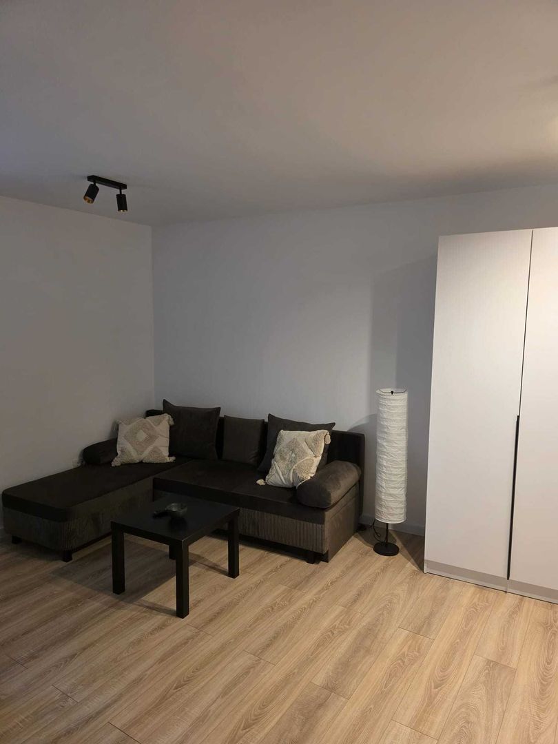 De Inchiriat  Garsoniera/Casa cu 1 camera Unirii - Constitutiei sect 4 - Poză 3