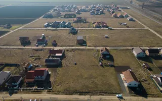 Loc de casa 500 mp în Curtici - Poză 12