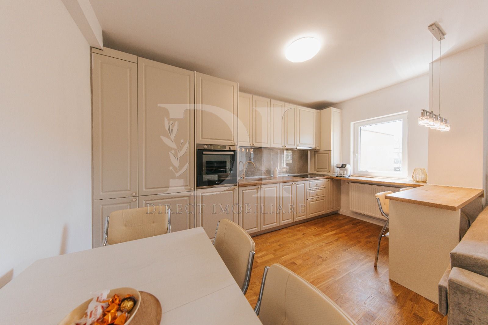 Apartament la cheie / terasa de 50 mp / Zona Terra - Poză 1