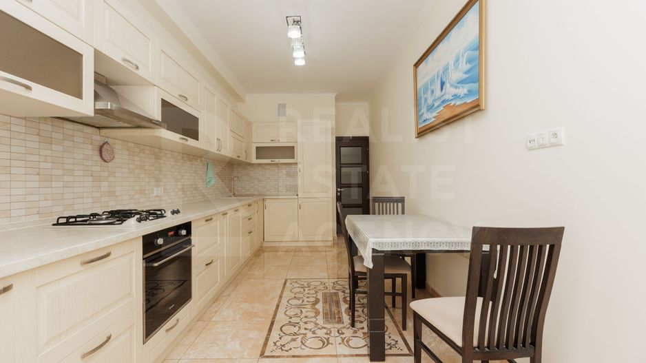 Chirie, apartament, 3 camere, str. Sfatul Ţării, Centru - Poză 1