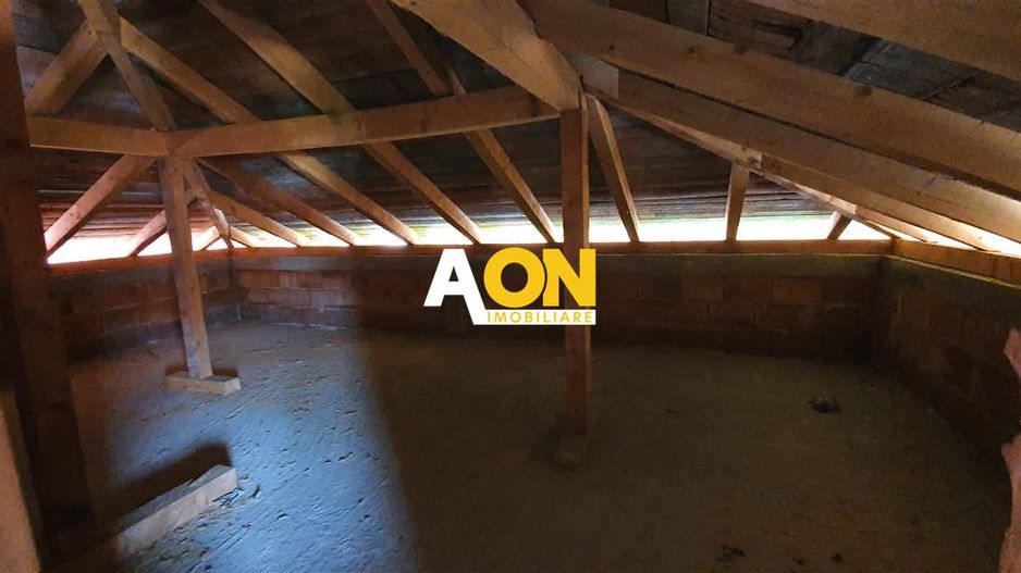 Casa la rosu cu toate utilitatile, zona Alba Micesti - Poză 9