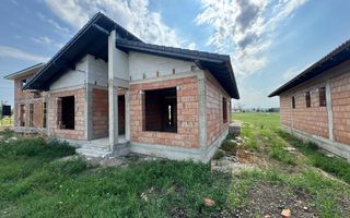 Casa individuala la rosu, Orizont - Poză 1