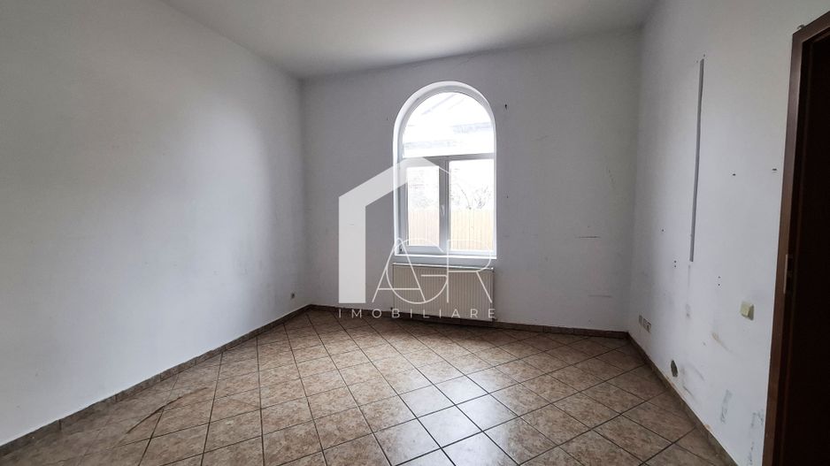 Casa cu 4 camere, zona Central - Poză 7