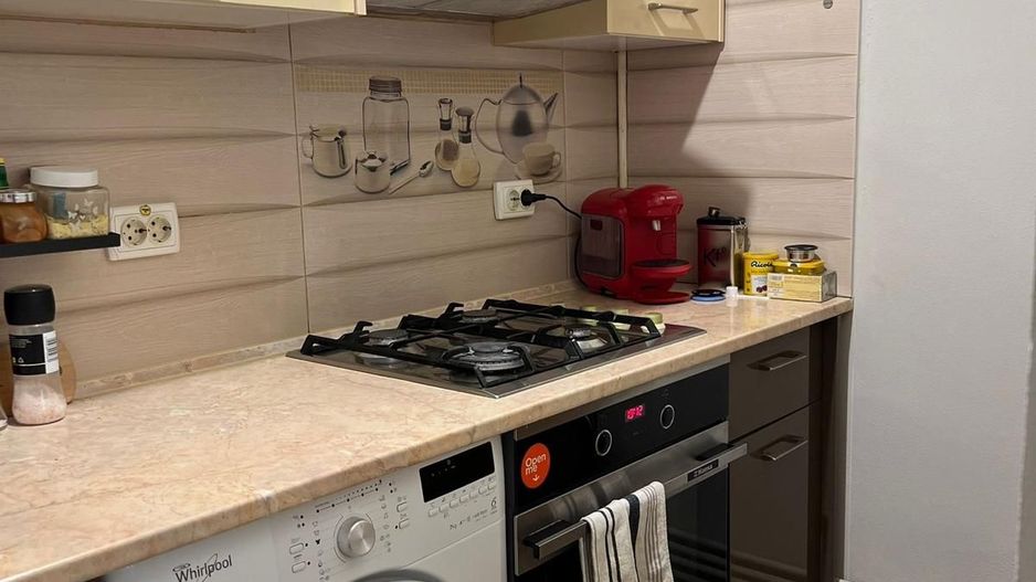 Apartament la curte comuna in zona Centrala - Poză 6