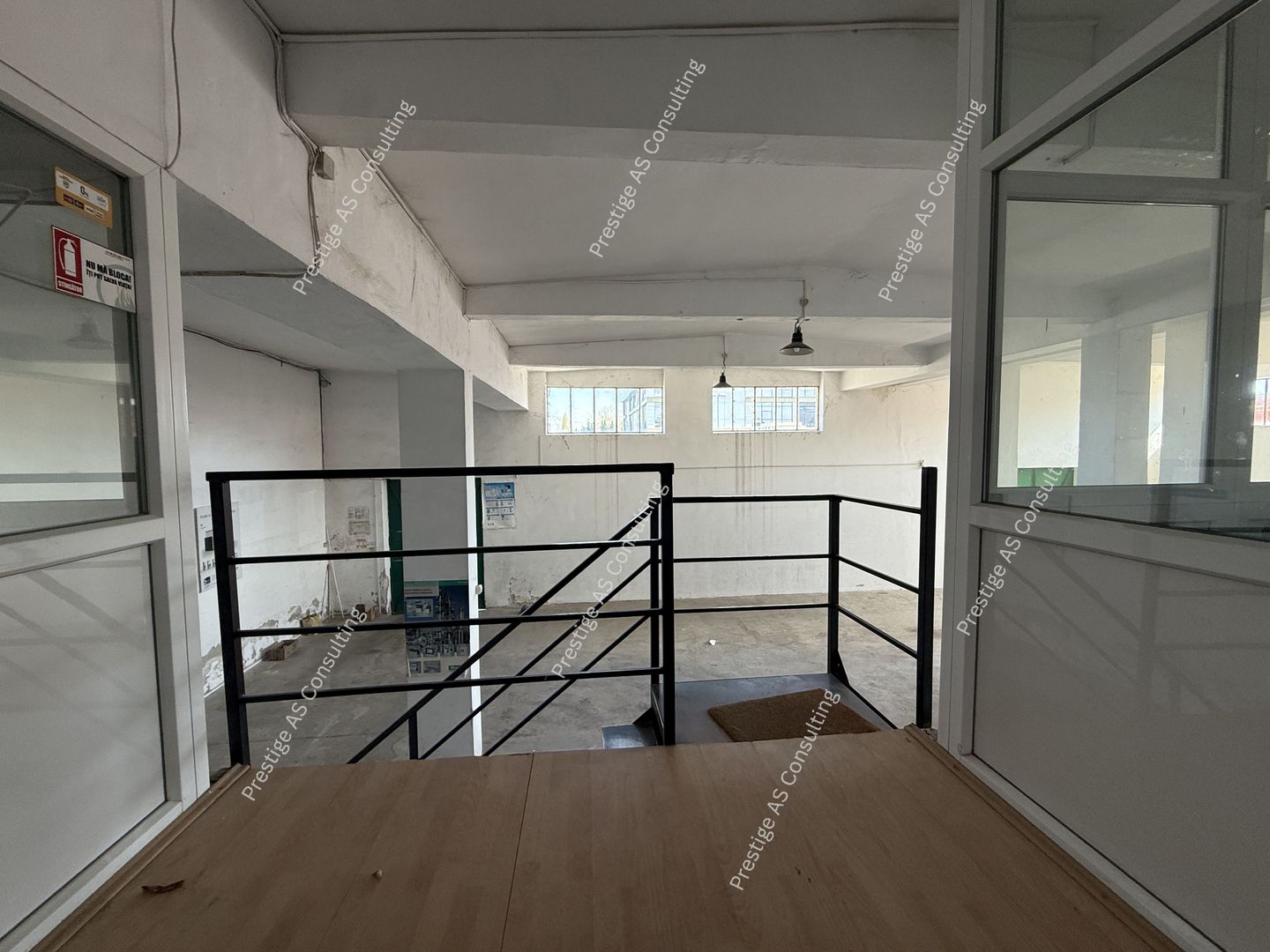 Hala 300 mp | Birouri + Vestiar | Acces auto | 3 intrari | Zona Lipovei - Poză 8