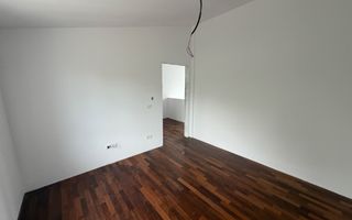 Carport. Toate utilitatile. In vatra veche la asfalt. - Poză 18