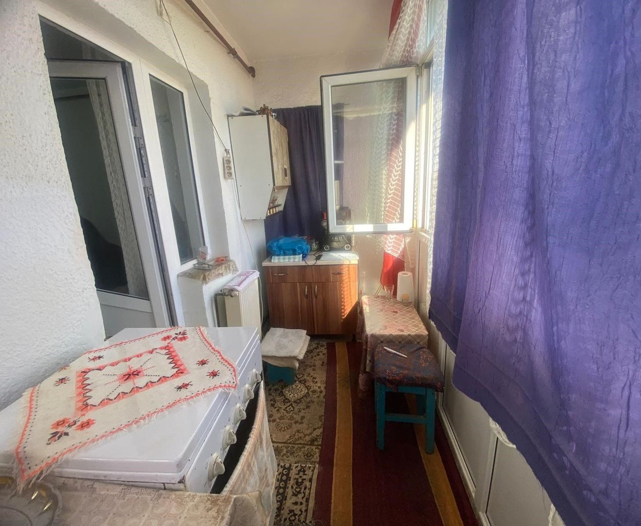 Vanzare apartament cu 3 camere , decomandat in Targoviste- Micro 12 - Poză 9