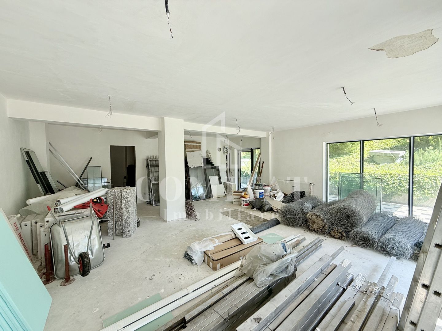 Spațiu comercial cu terasă open space cartier Borhanci - Poză 1