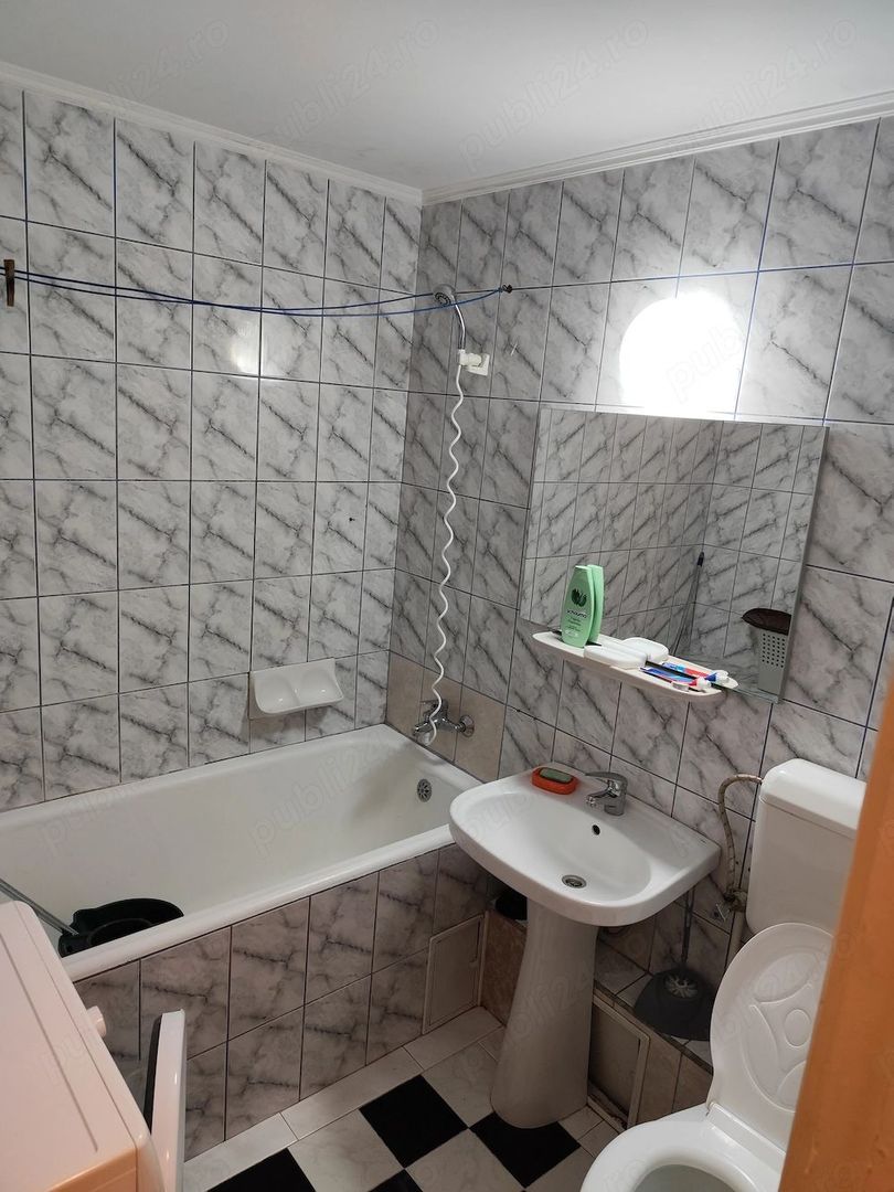 Apartament 3 camere, 2 băi,complet mobilat și utilat, Locație excelentă, etaj 6 - Poză 4