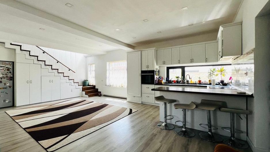 Duplex cu 4 camere, amplasament excelent |Dumbrăvița| - Poză 3