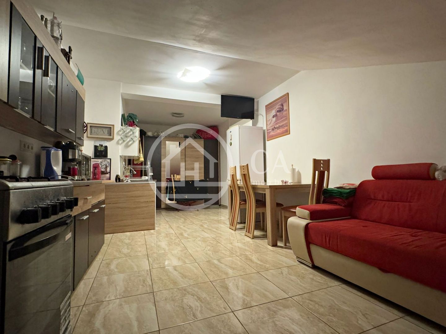 Apartament cu 3 camere de vanzare in zona Rogerius Oradea - Poză 1