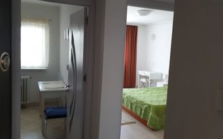 🏢 De închiriat: Garsonieră deosebită în Zona Tineretului - Poză 3