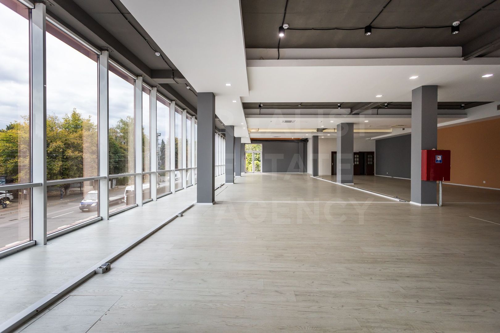 Chirie, spațiu comercial, 432mp,  str. Petricani - Poză 2