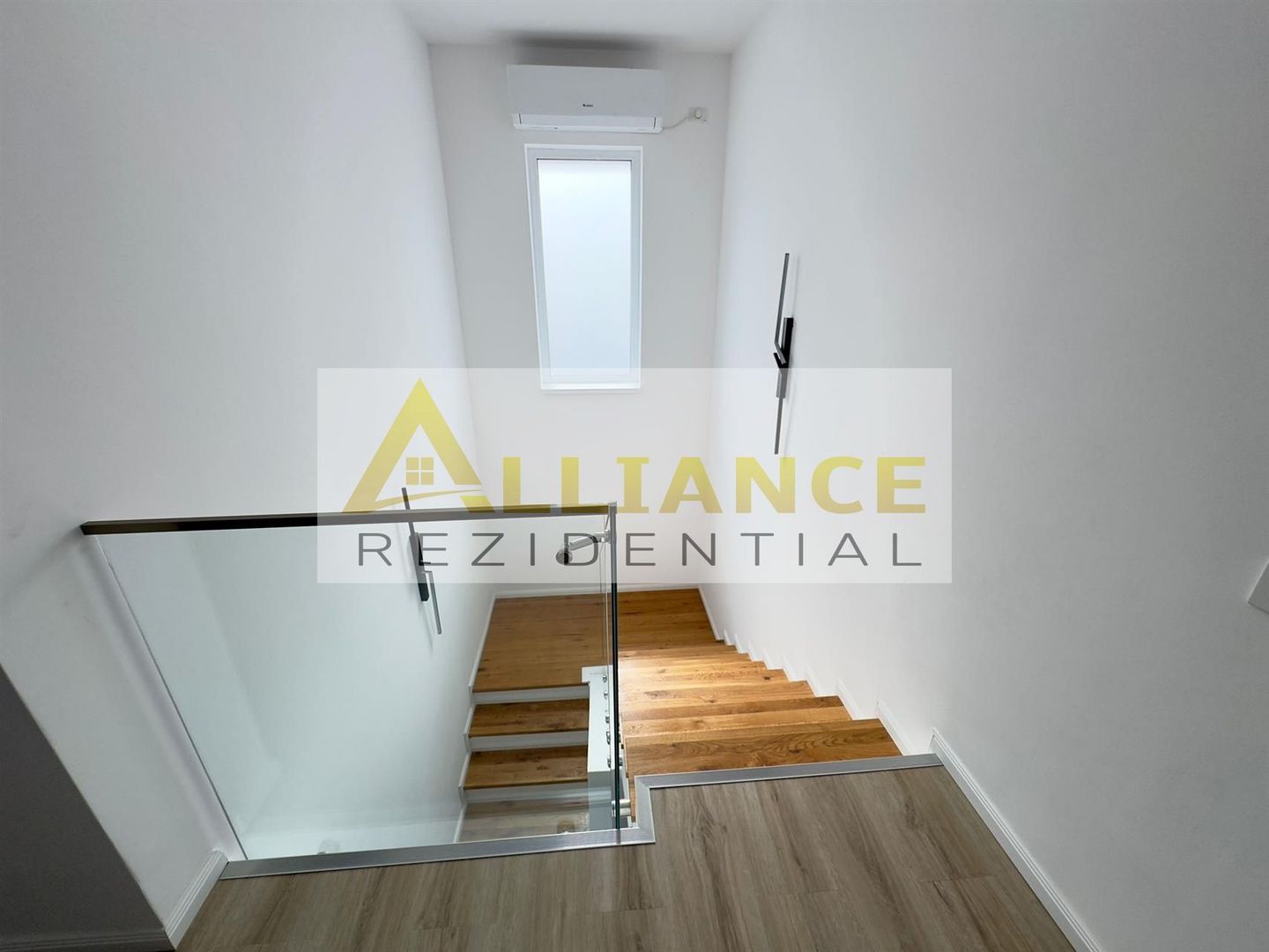 Casa Individuala - 4 camere - 3 bai - 300mp teren - Poză 3