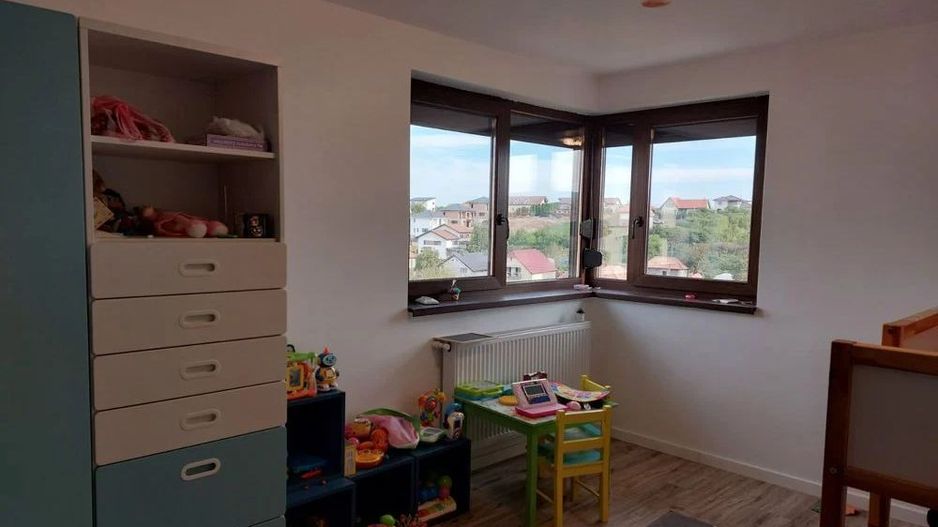 Casa cu 4 camere | Dezmir | Parcare Proprie - Poză 5