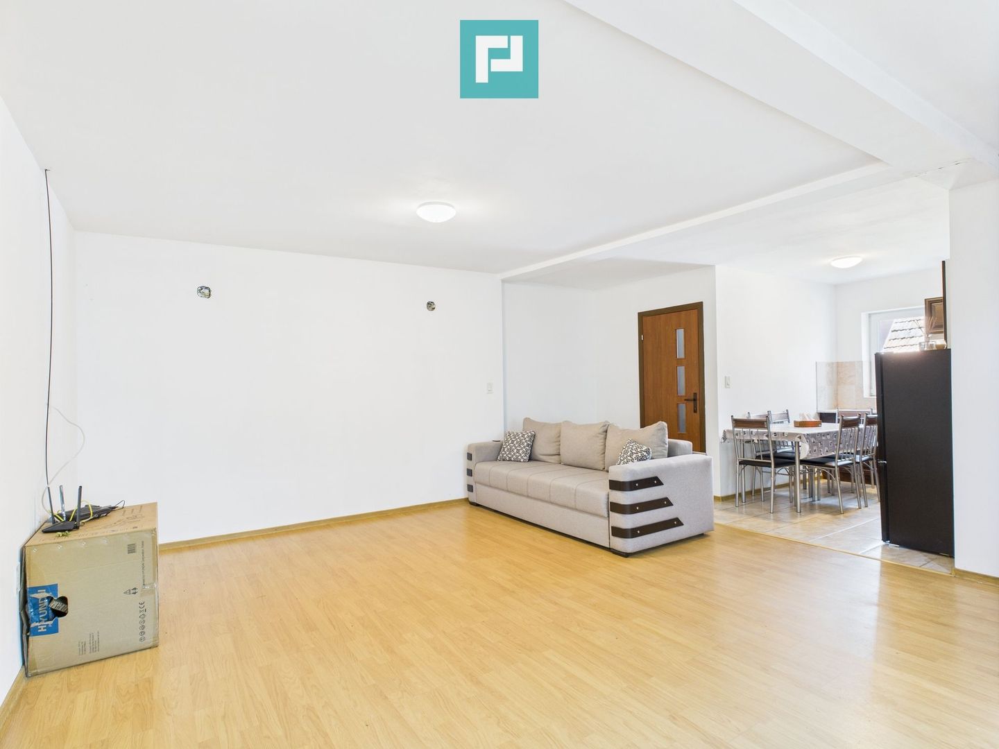 Casă de vacanță mobilată și utilată la Miniș - Poză 10