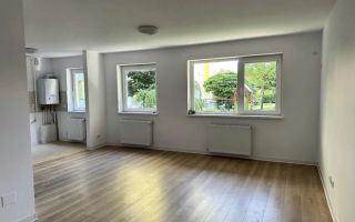 Garsoniera aproape de Mall Coresi, 38mp, loc parcare, 97900Euro - Poză 1