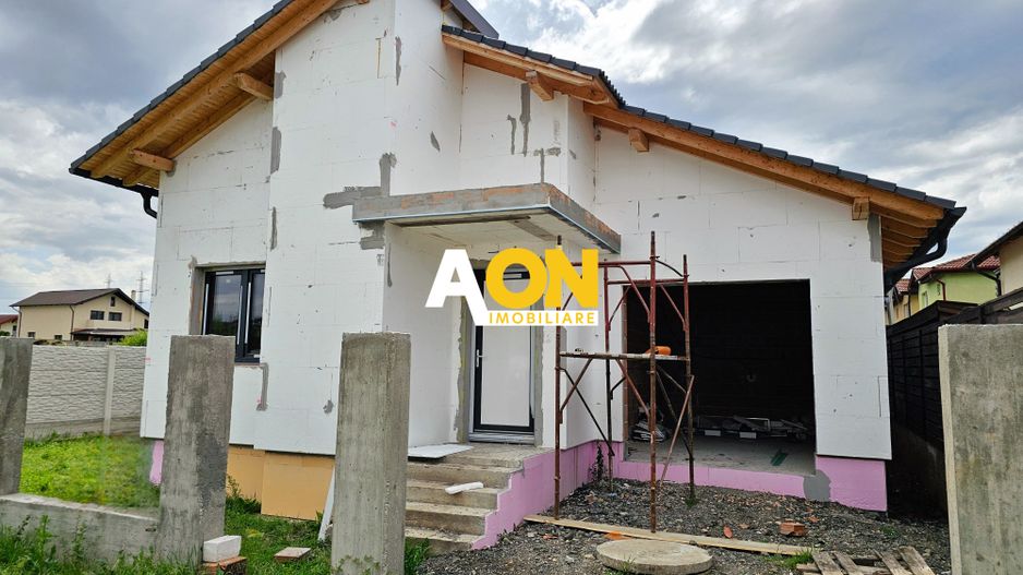 Casa la rosu, 3 camere, terasa, garaj, toate utilitatile, Micesti - Poză 3