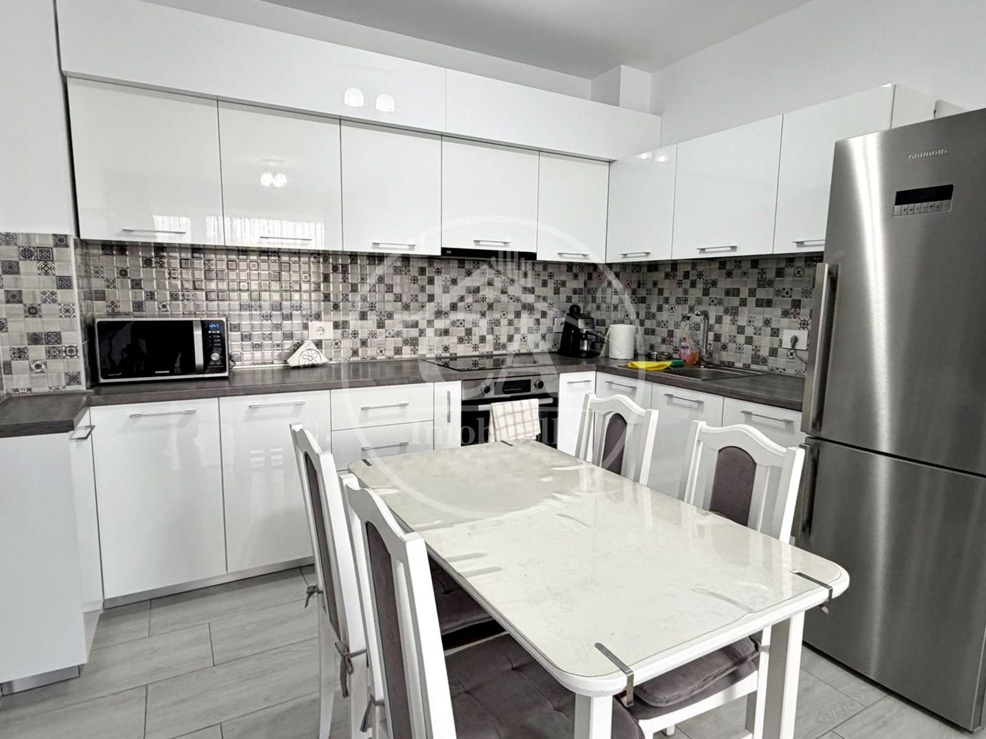 Apartament de închiriat cu 3 camere în Prima Universității, Oradea. - Poză 3